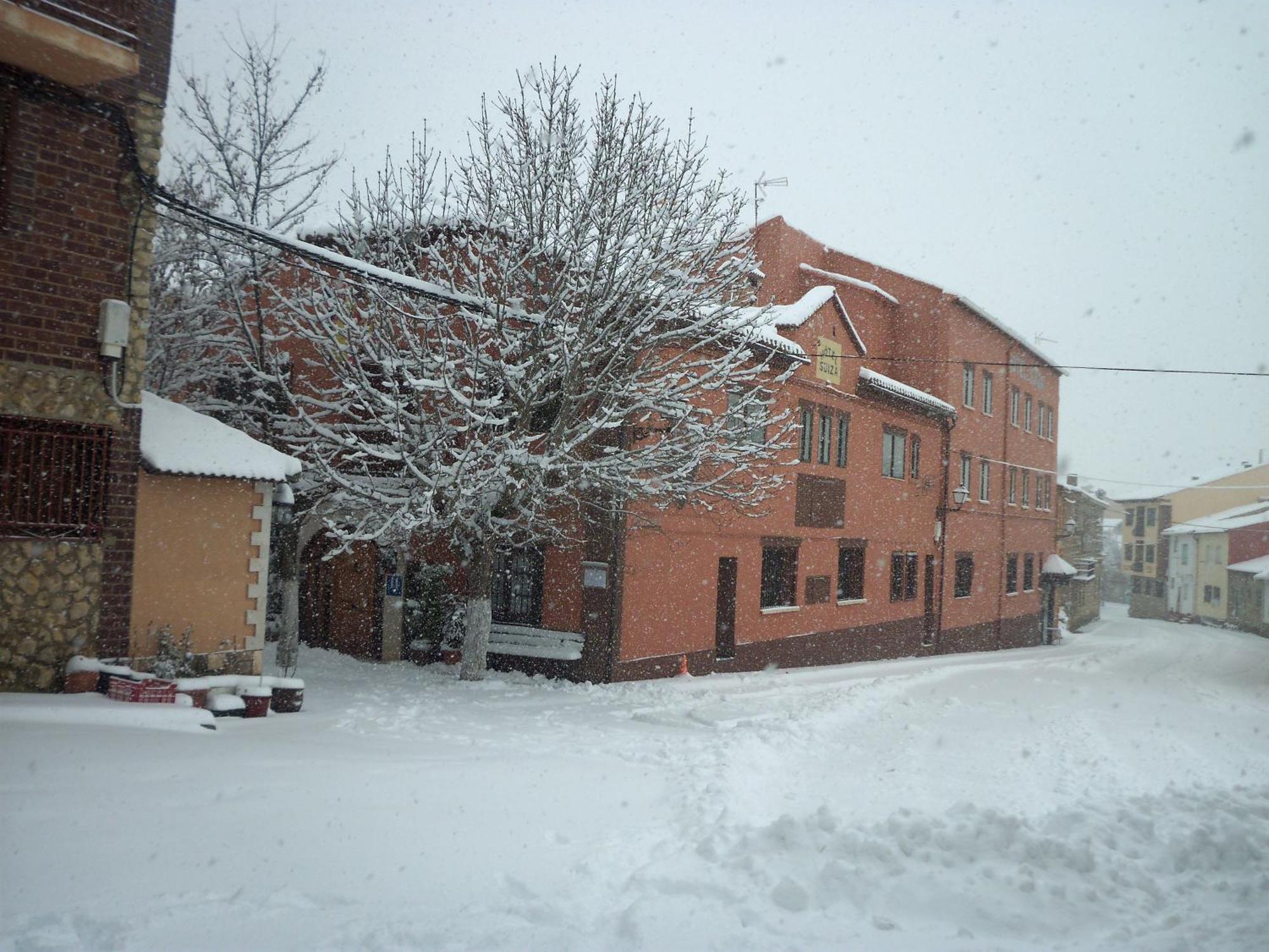 Hotel Suiza Bronchales Exterior foto
