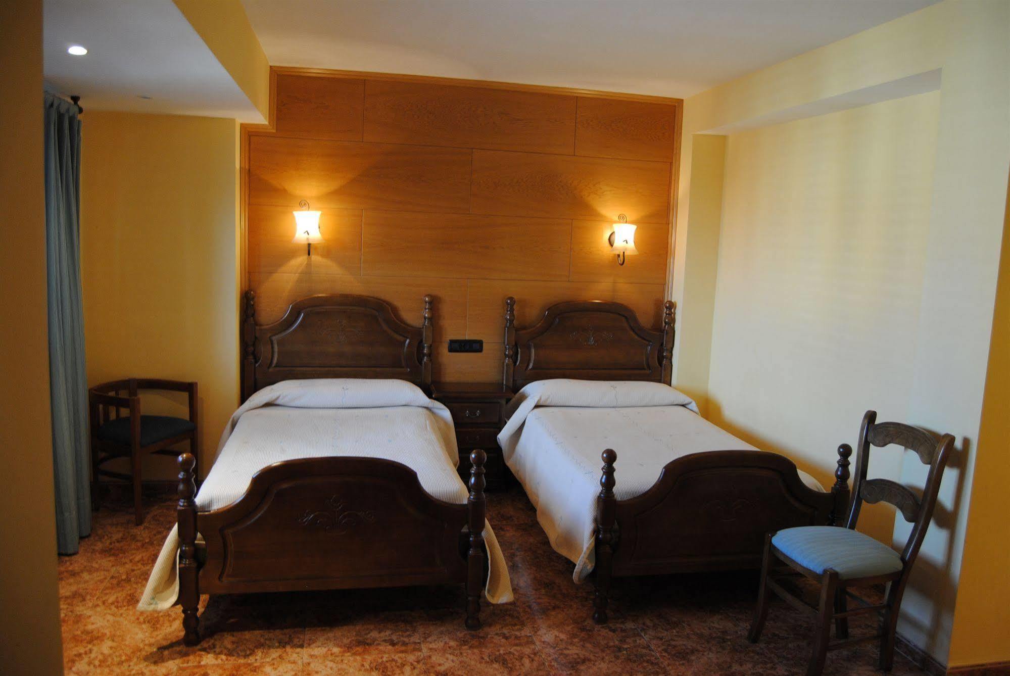 Hotel Suiza Bronchales Exterior foto