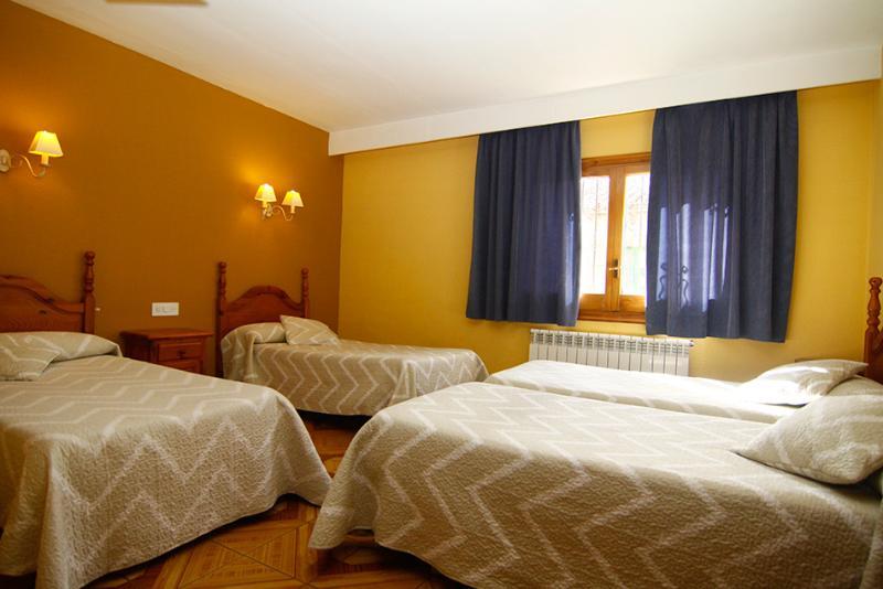 Hotel Suiza Bronchales Exterior foto